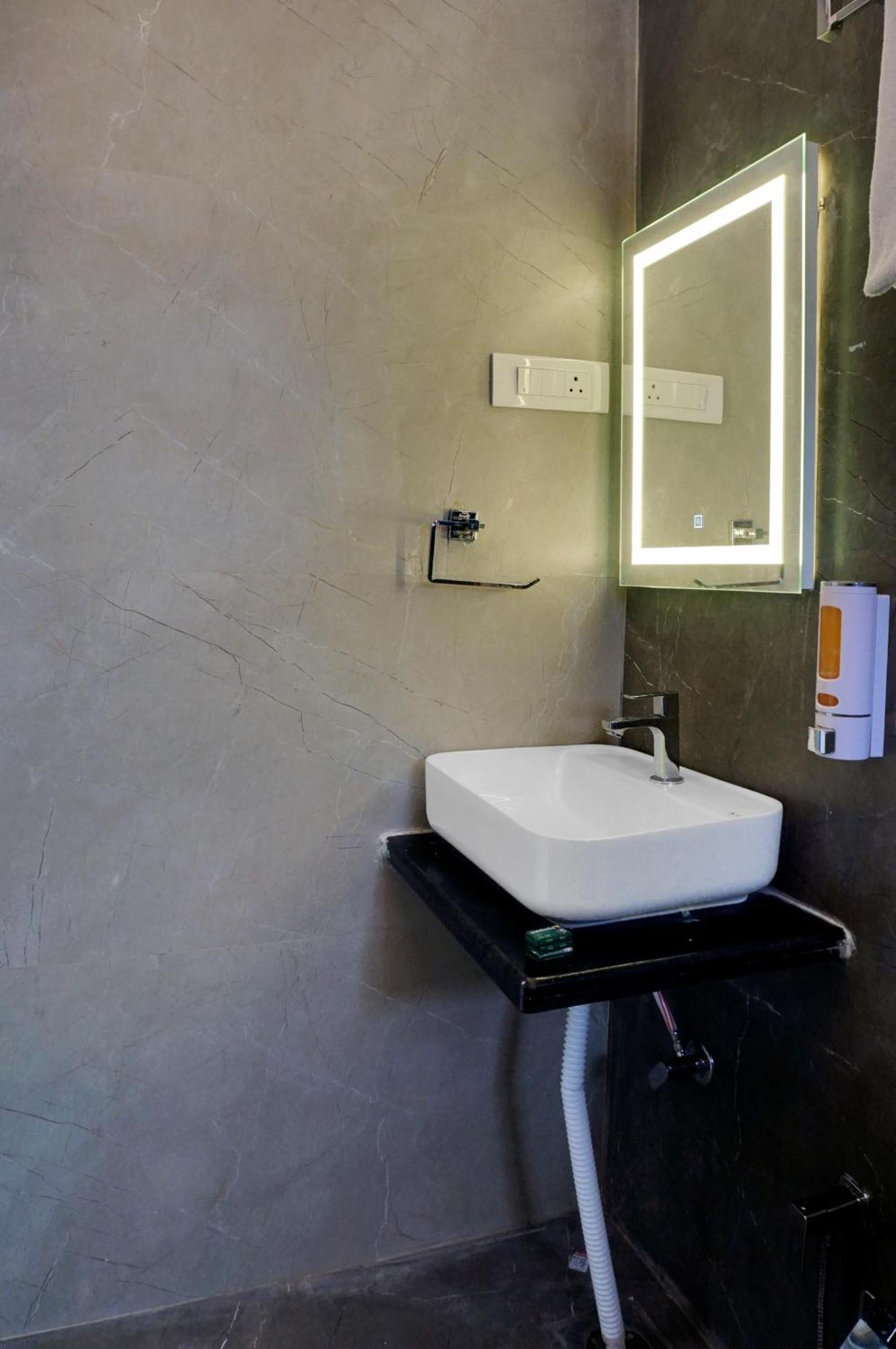 Hotel Sayba Executive Pune Dış mekan fotoğraf